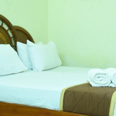 Hotel Raja Palace Канякумари Екстериор снимка