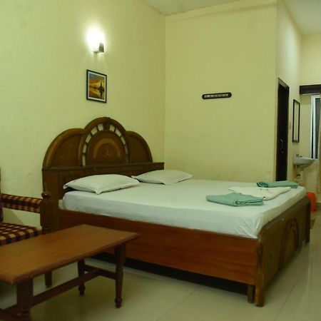 Hotel Raja Palace Канякумари Екстериор снимка