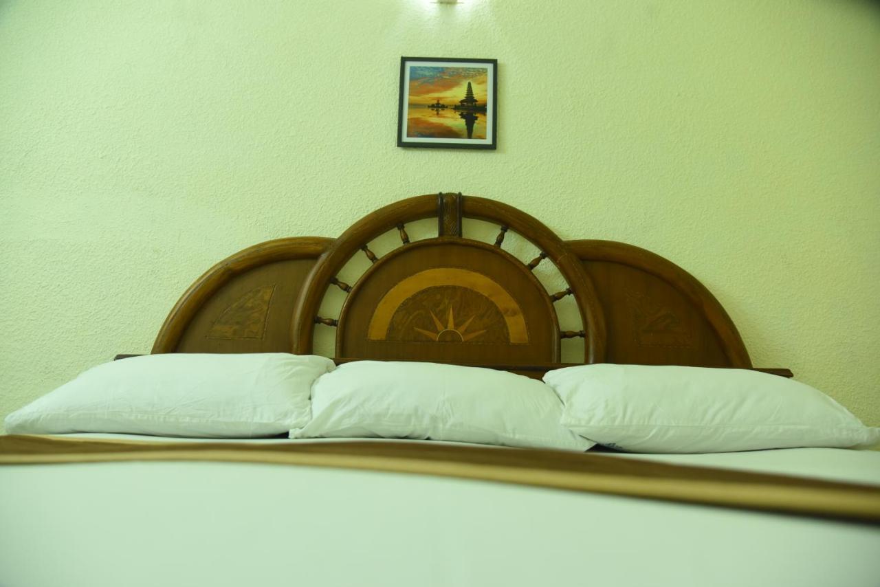 Hotel Raja Palace Канякумари Екстериор снимка