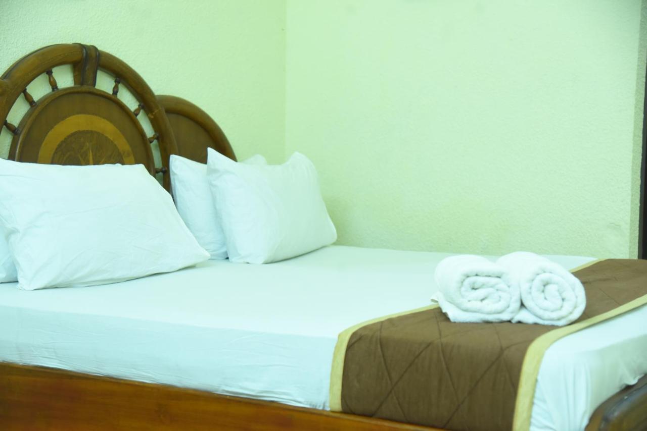 Hotel Raja Palace Канякумари Екстериор снимка