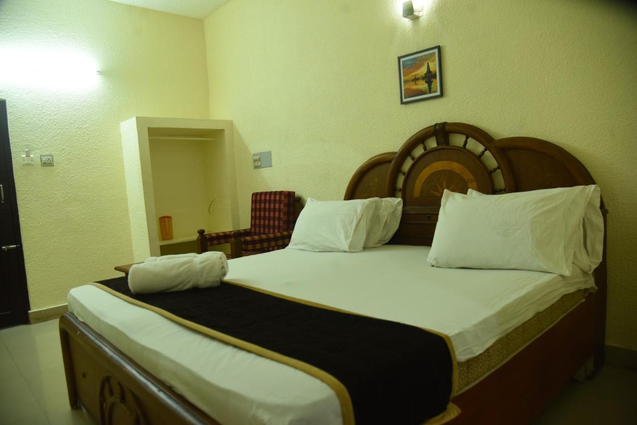Hotel Raja Palace Канякумари Екстериор снимка