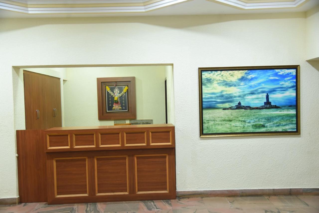 Hotel Raja Palace Канякумари Екстериор снимка